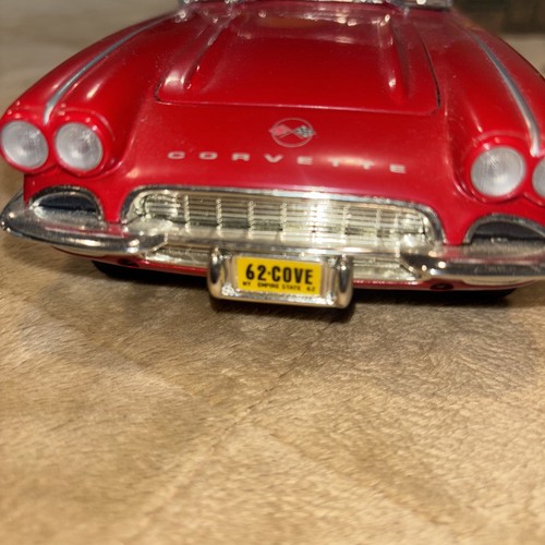 Ertl 1/18 Scale Diecast 7835 - 1962 Chevrolet Corvette - Red - Picture 5 of 12