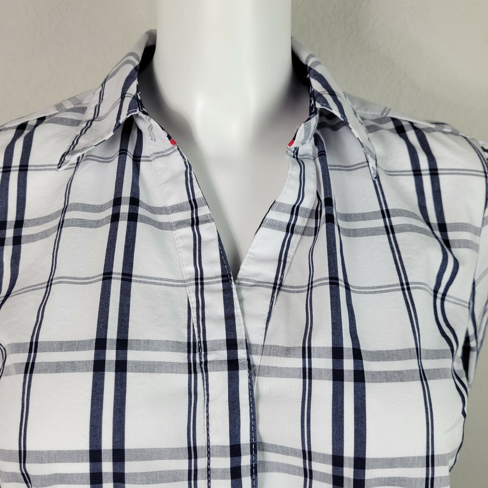 Basic Editions White Plaid Hidden Button Panel Co… - image 2