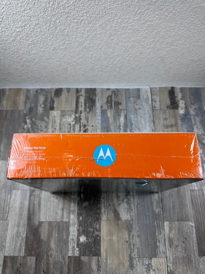 NEW! Motorola MG7550 16x4 DOCSIS 3.0 Cable Modem Plus AC1900 WiFi Router SEALED - Image 2 of 4