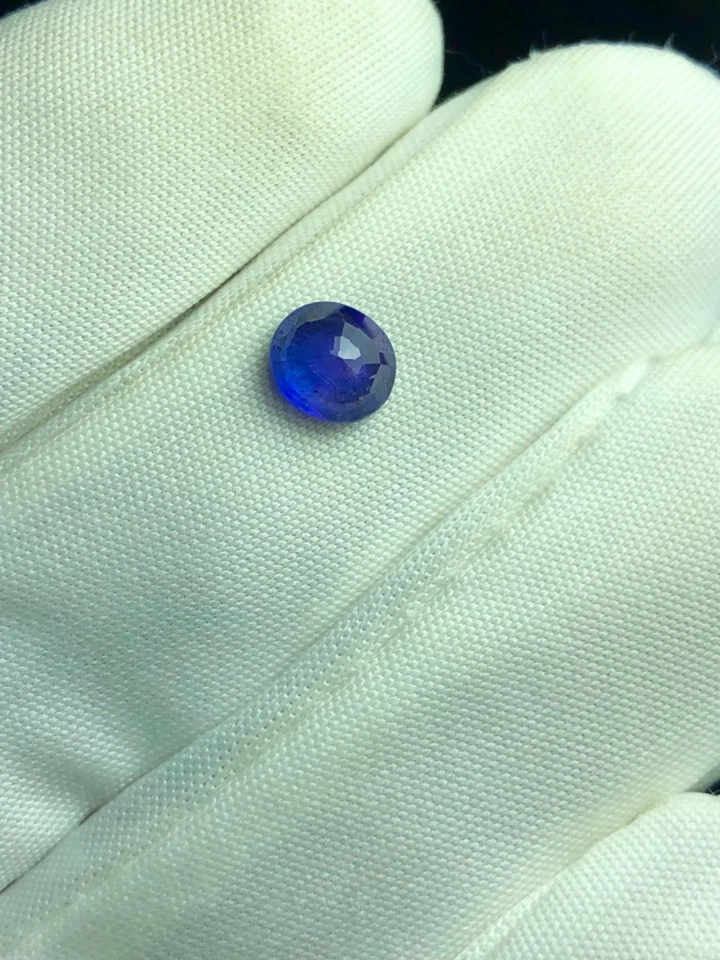 1.10Carat Natural Top Quality Royal Blue Sapphire Losse Gemstone Cushion Cut@ Sr - Image 3 of 3