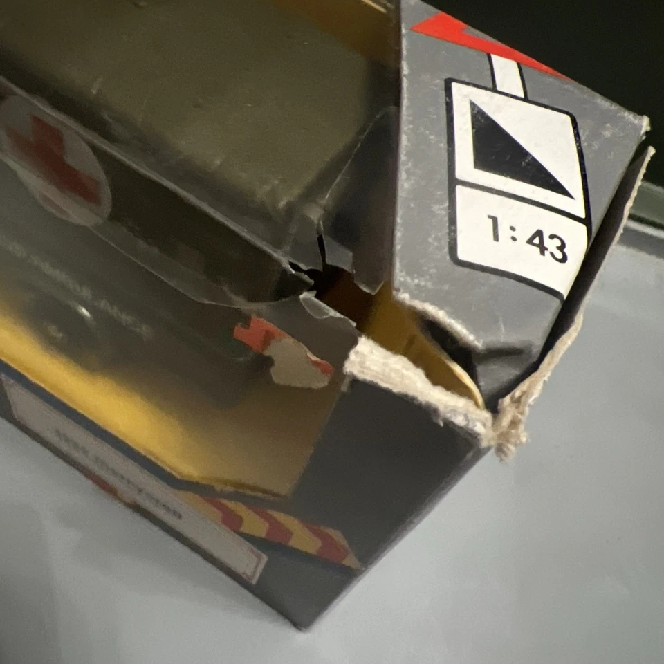 Ambulancia de campo británica Corgi Thornycroft 1929 923 Foto 3 de 4