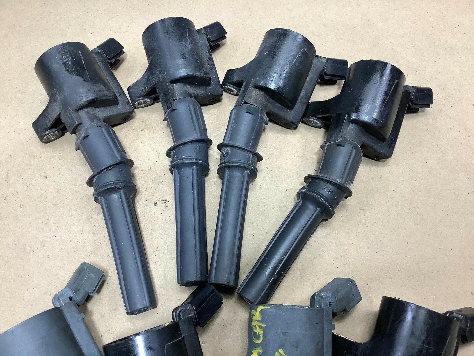 LINCOLN TOWN CAR 2004 SEDAN 4.6L GAS ENGINE IGNITION COIL SPARK PLUG