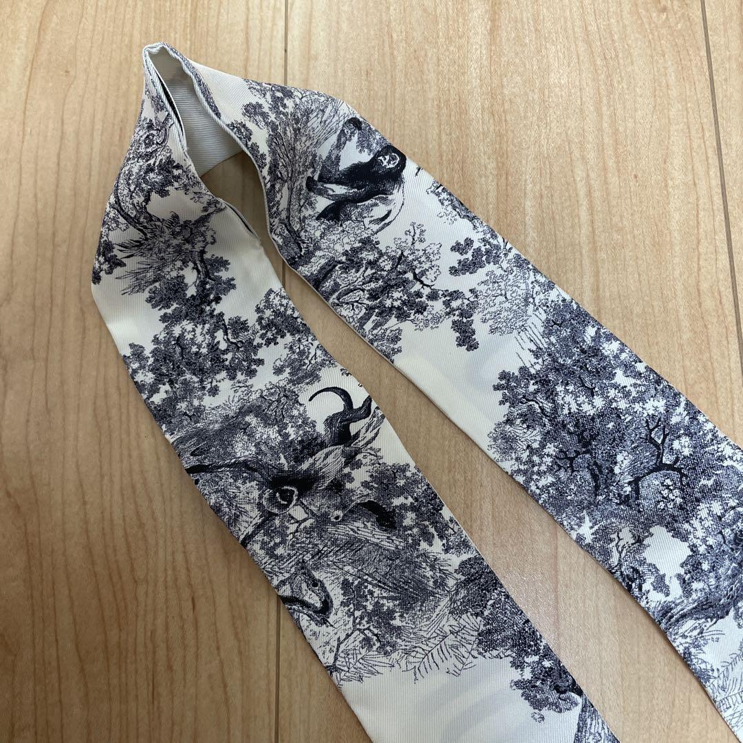 Dior Mitzah Scarf 105cm 41″ 6cm 2″ long silk Toile de Jouy Dior Mitzah Scarf 105cm 41″ 6cm 2″ long silk Toile de Jouy