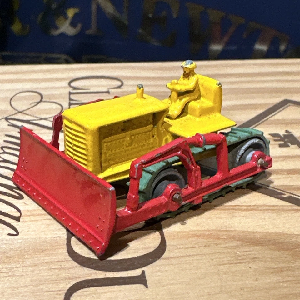 Superb MATCHBOX LESNEY Moko 18a Caterpillar Bulldozer original vintage toy BSD1