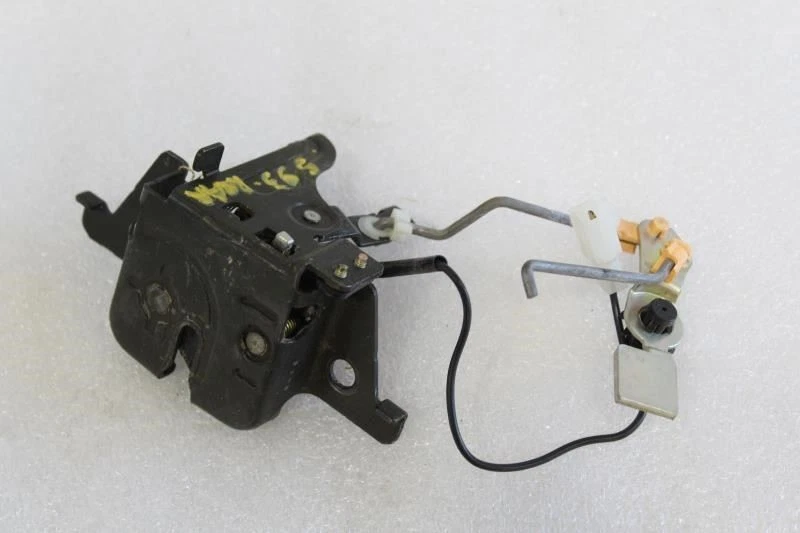 1989 1990 1991 1992 FORD PROBE TRUNK LATCH LOCK - Image 2 of 4