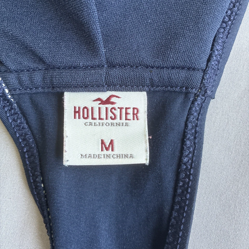 Top de natación bikini con volantes azul marino Y2K Hollister talla mediana para jóvenes acolchado usado en excelente estado Foto 2 de 4