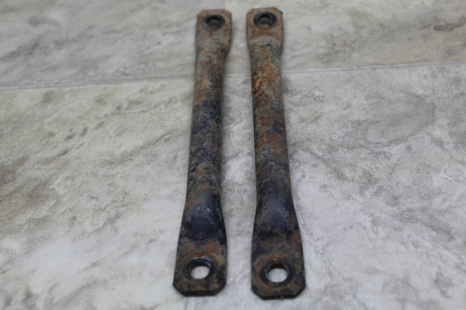 Suportes de para-choque dianteiro 83-87 Suzuki Quadrunner 125 fabricante de equipamento original 43971-18900 - Imagem 2 de 4