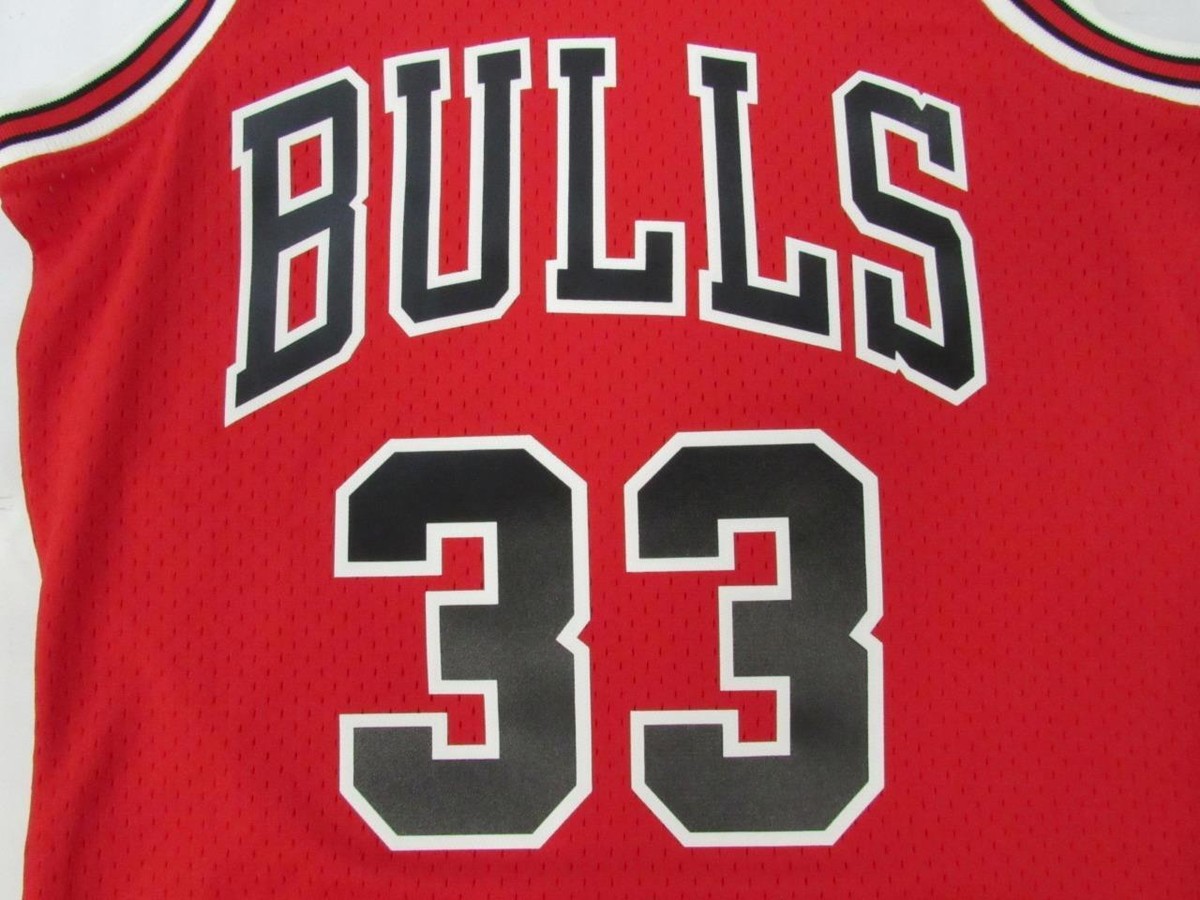 97-98 Scottie Pippen #33 Chicago Bulls Mens Mitchell & Ness