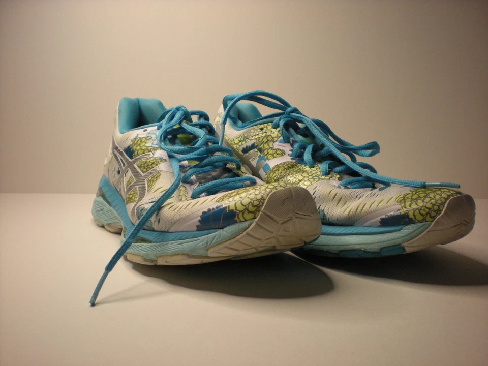 Zapatos para correr Asics Gel Kayano 23 para mujer talla 8 T6A5N blanco azul floral Foto 2 de 4