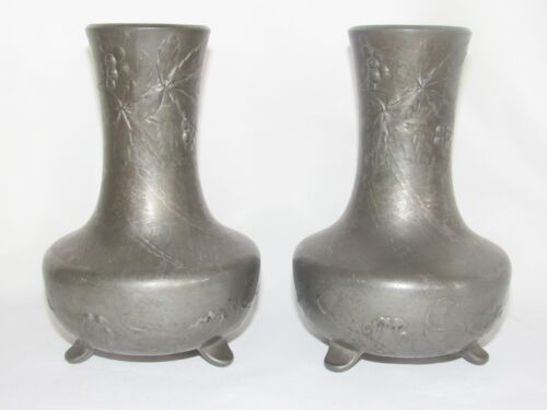 08J21 Coppia Antichi Vasi KAYSERZINN Epoca e Decorazioni Art Nouveau 1900 - Foto 1 di 7