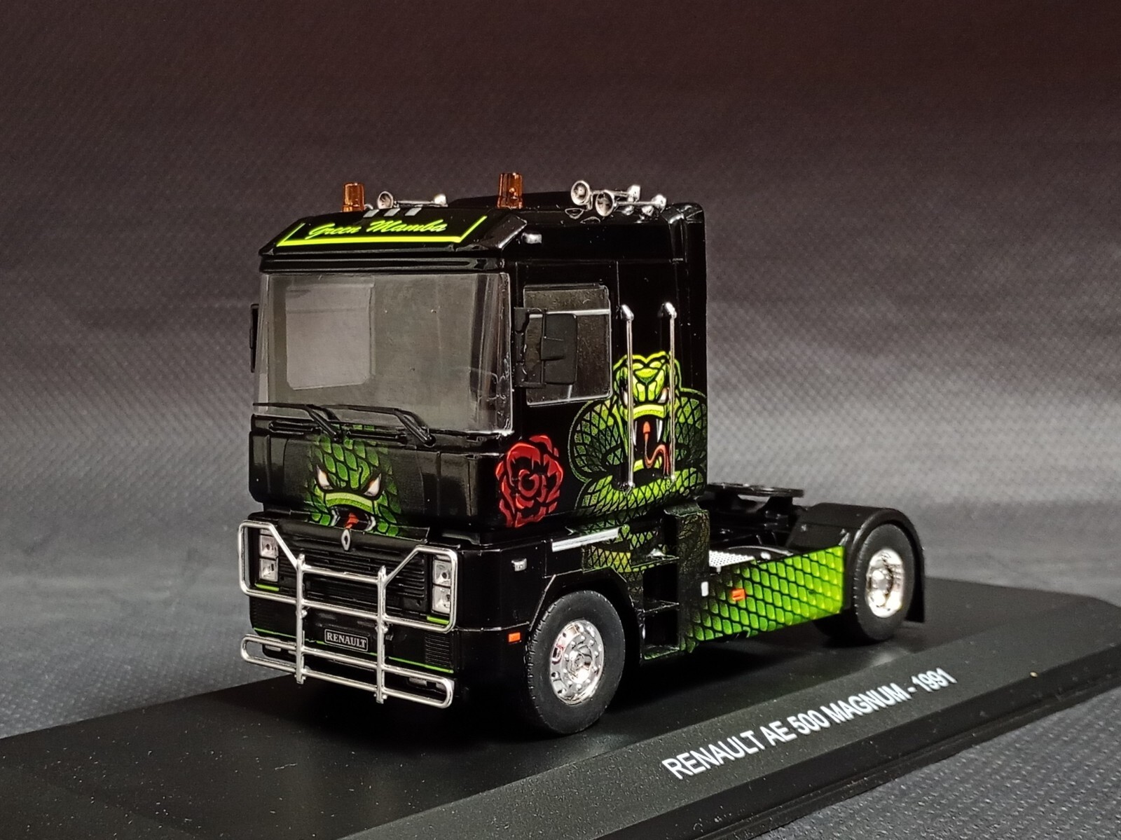 Renault AE500 Magnum 1991 réplique verte cabine intégrale Hachette 1/43 de précision