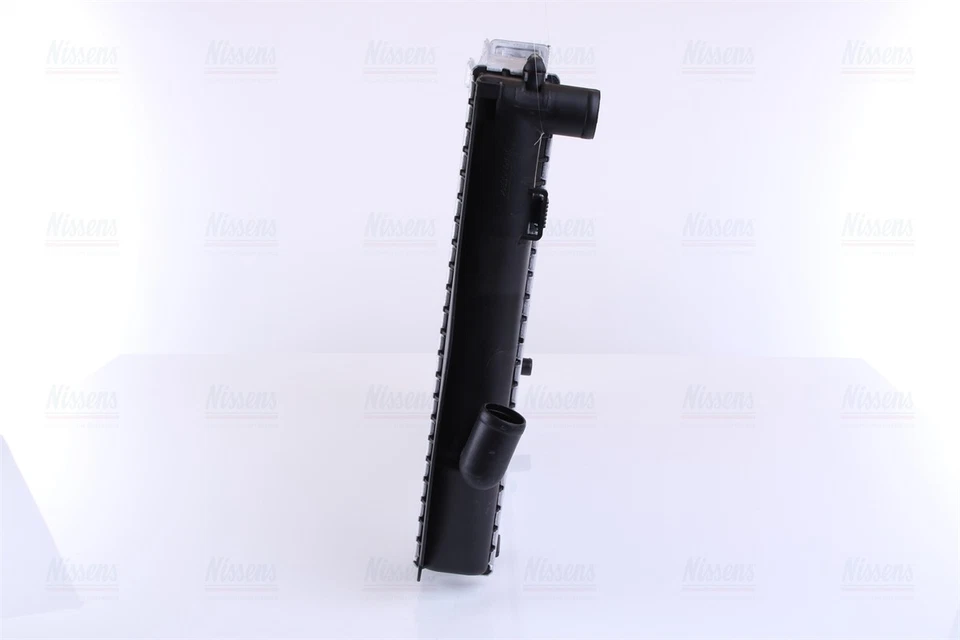 Nissens Engine Coolant Radiator 62711 for eg. MERCEDES-BENZ 200-SERIES W124 (198 - Image 4 of 4