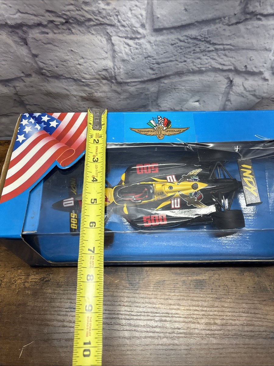 Lola IndyCar Minichamps 1:18 scale diecast car Indianapolis 500