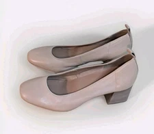 Crown Vintage Leather Block Pumps Round Toe Tan Size 8M