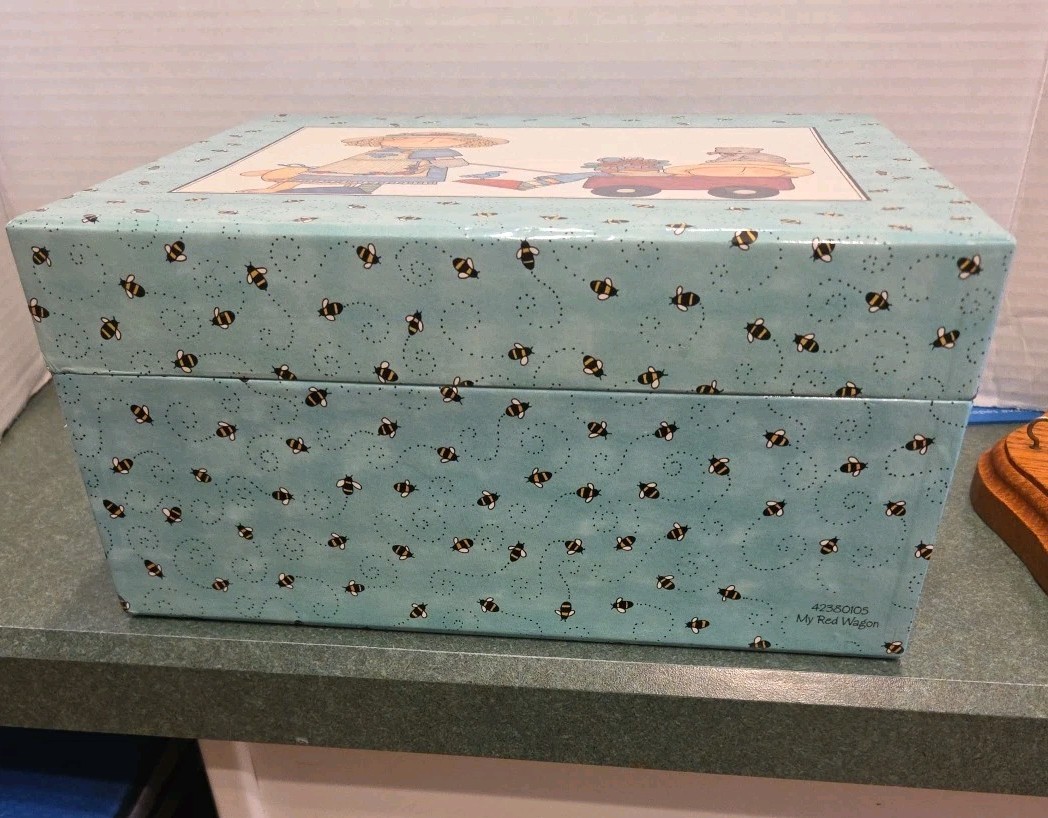 Lang And Wise Collectibles  My Red Wagon Box 1998 Sue DREAMER