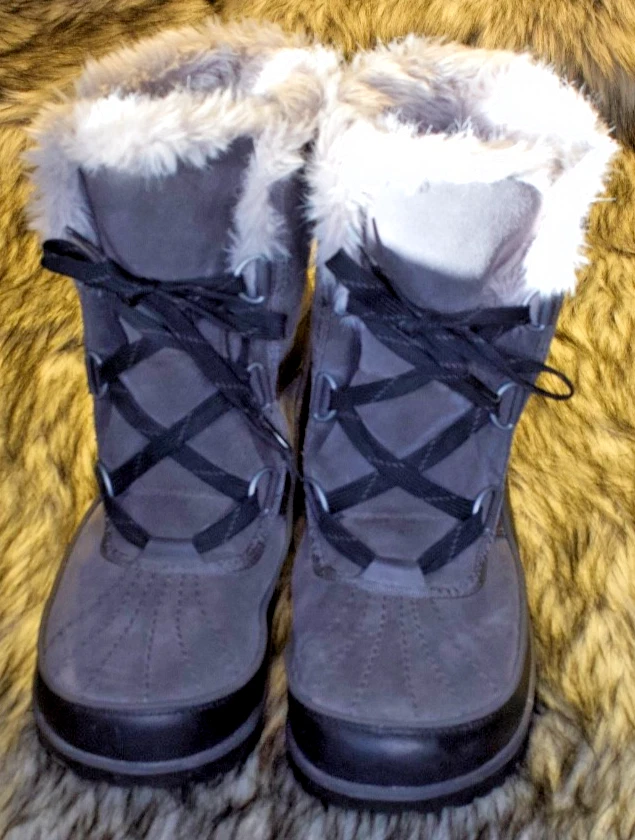 Sorel women's rubber/suedeish faux fur trimmed snow boots size 10 grey/black