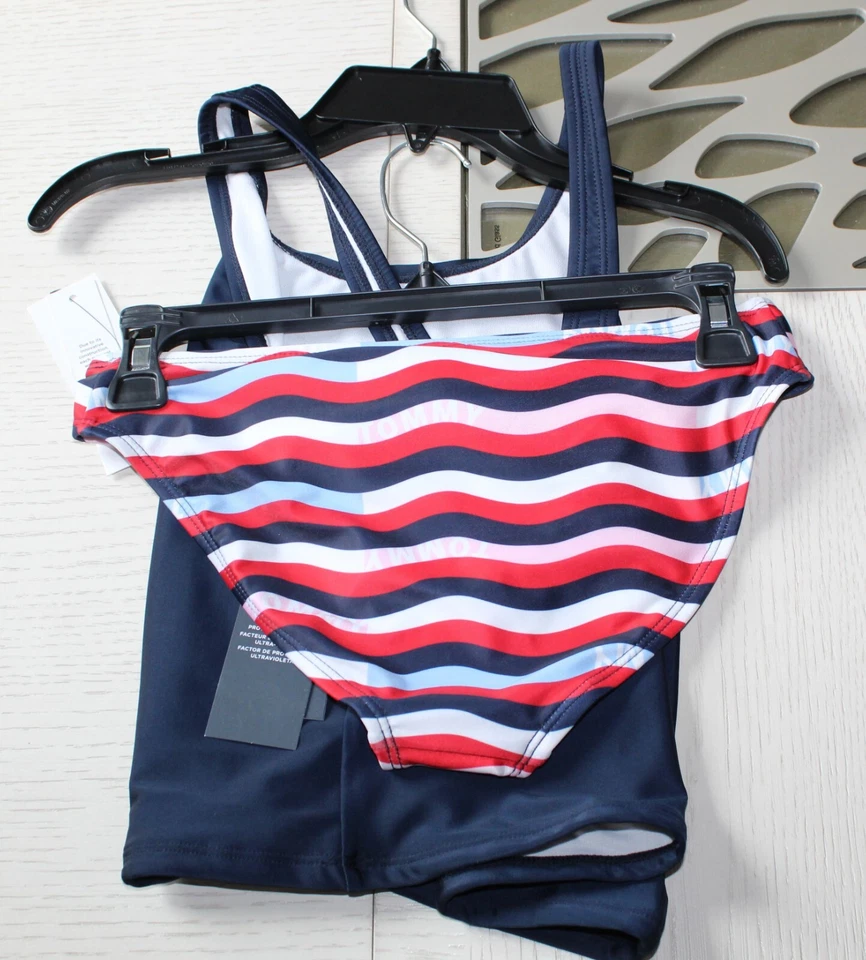 Tankini TOMMY HILFIGER Big Girls Logo Estampado Ondulado, Juego de 2 Piezas Talla: L $46 Foto 3 de 3