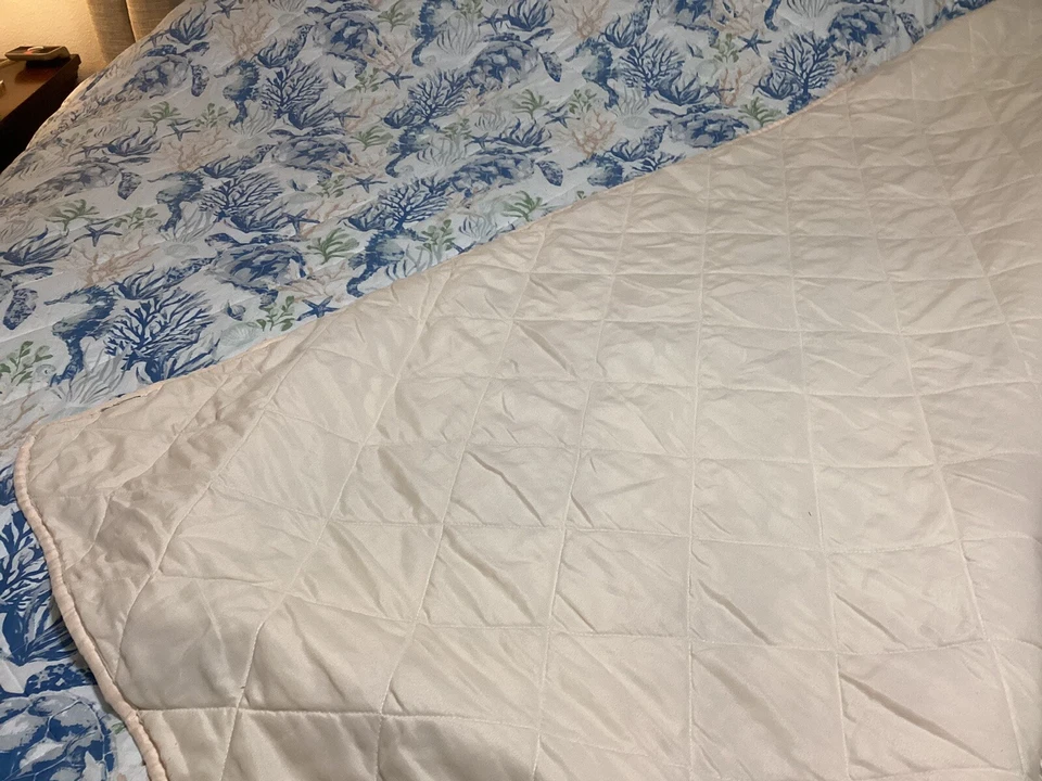 "Colcha costera tamaño completo con caballitos de mar, tortugas, etc... 88"" x 86""" Foto 3 de 3