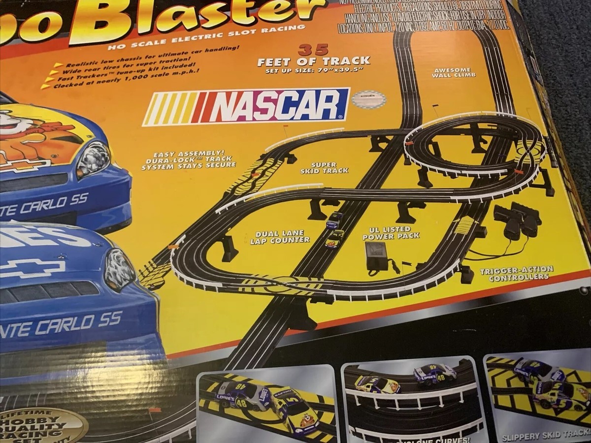 Life-Like Racing Turbo Blaster - Nascar - HO 35 ft Electric Slot