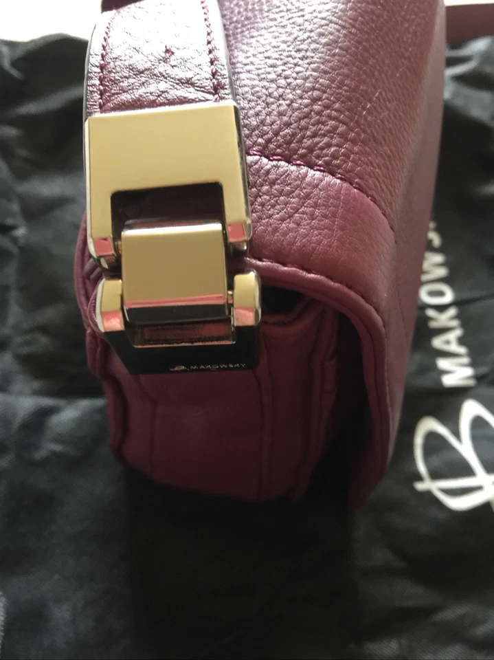 Bandolera B Makowsky Harper con solapa BM34205 púrpura Chianti cuero pequeño B.Makowsky Foto 2 de 4