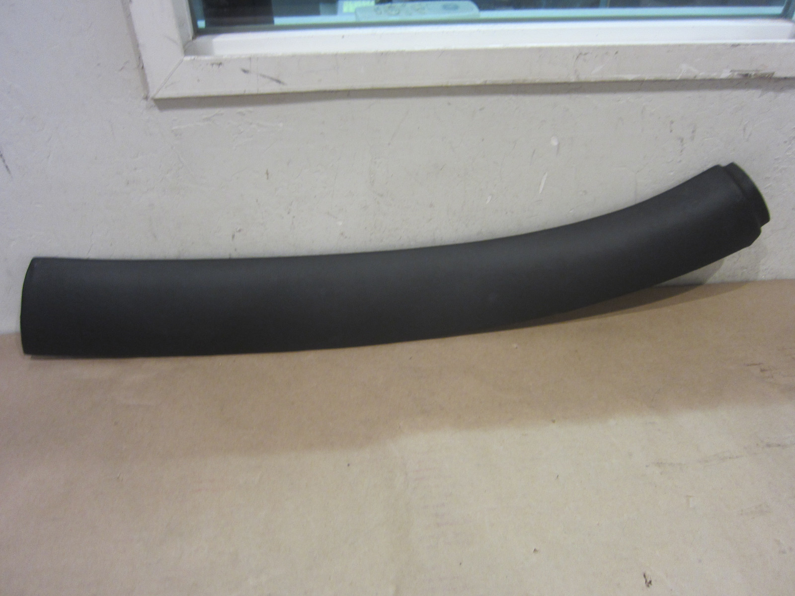 Maserati 4200 Coupe - RH Lateral Side Rail Cover Trim (Black) - P/N  981210402