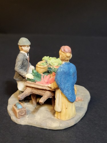 Holiday Time Santas Workbench Christmas Village Veggie Vendor Cart Kiosk Seller - Picture 3 of 9