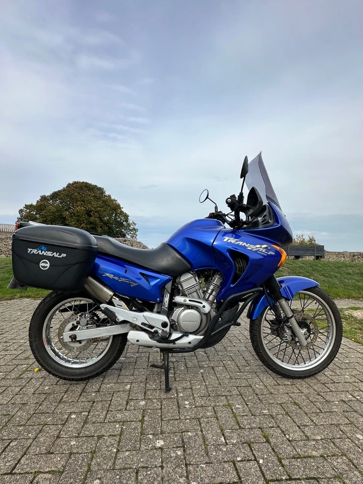 Honda Transalp 650 - Image 2 of 4