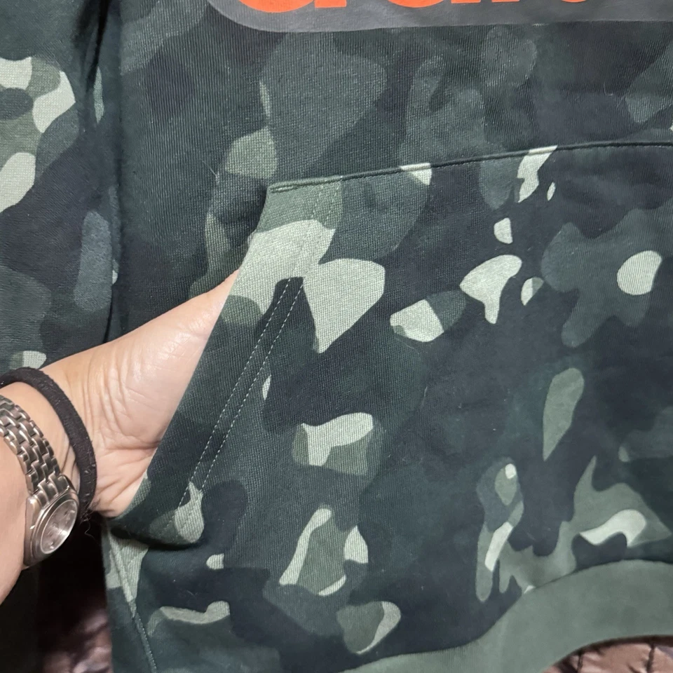 Pulôver Adidas com capuz juvenil L estampa camuflagem meninos óxido verde ao ar livre NOVO - Imagem 3 de 4