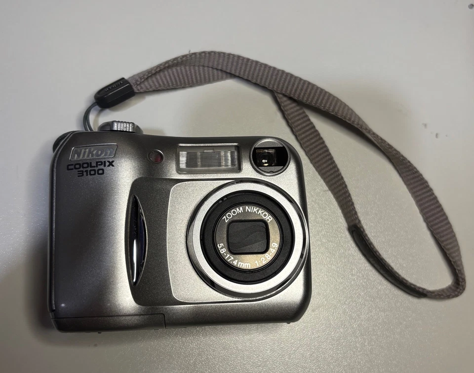 Nikon COOLPIX 3100 Digital Camera Silver  and case - Image 2 of 4