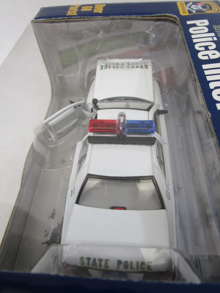Gearbox Ford Crown Vic Diecast 1:43 Scale Connecticut State Police - Image 2 of 3