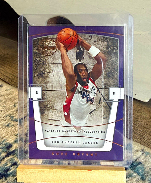 2003-04 Flair Final Edition Kobe Bryant #14 LA Lakers Base Set