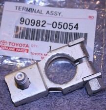 Toyota 90982-05054 Battery Terminal Positive OEM Genuine Connector New Part