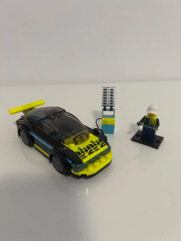 LEGO City 60383 Electric Sports Car, foto 2 di 2