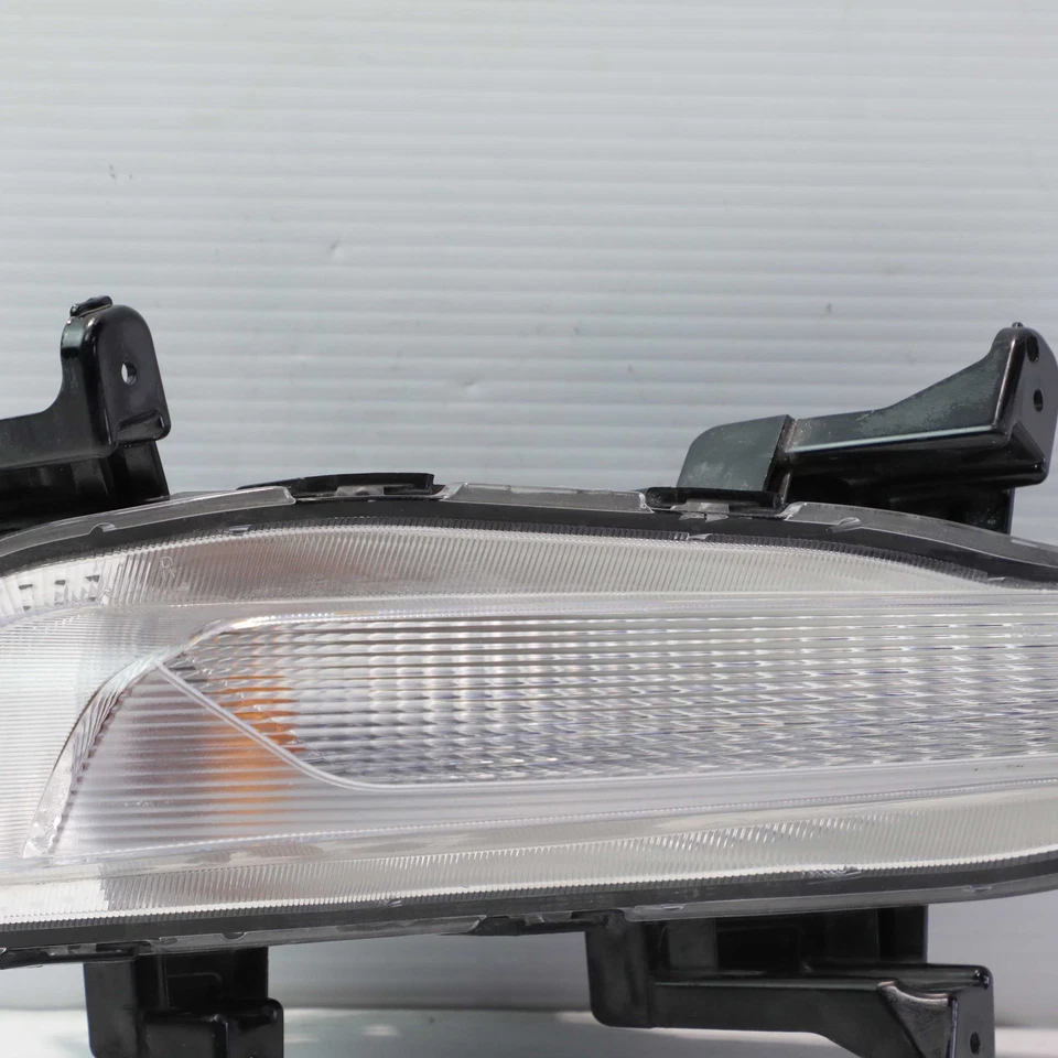 2019-2020 Kia Optima Incandescent Right Side Turn Signal Parking Lamp OEM - Image 3 of 4