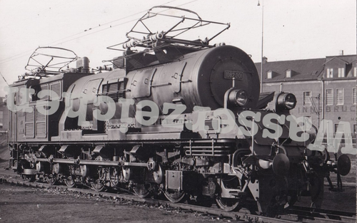 Foto O. Zell E-Lok 1082.001 ÖBB (Reihe E 88 3 DR) in Innsbruck ? (BW1355)