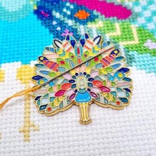 Mandala Pfauennadel Minder von Meloca Designs
