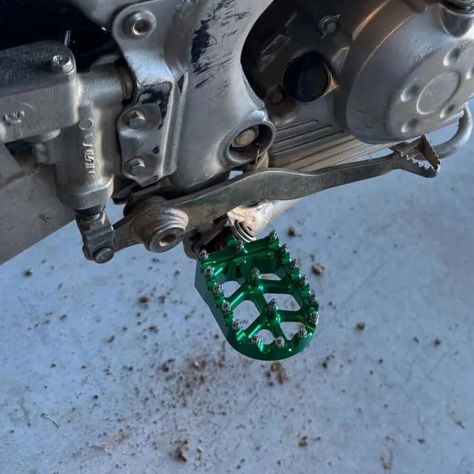 Green For Kawasaki KX 65 80 85 KX100 112 KLX 140 Footrest Footpegs Rest Pedal — 第 3/4 张图片