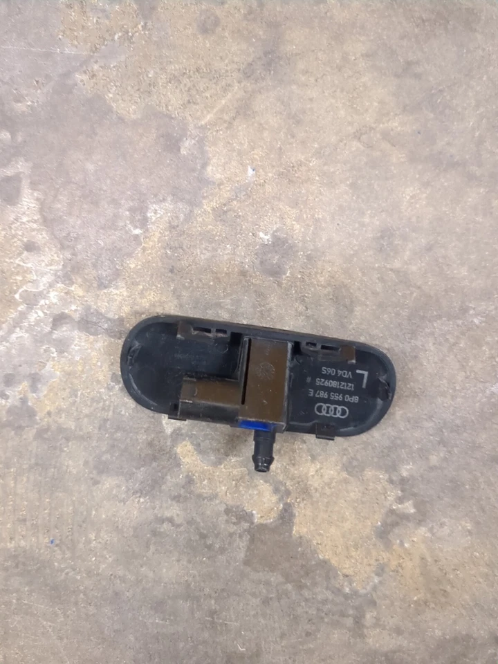 ✅ 2009 AUDI A3 8P FRONT LEFT PASSENGER SIDE WASHER JET NOZZLE 8P0955987E  •25.1 — 第 2/3 张图片
