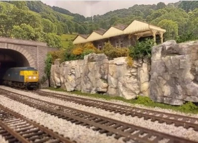 Model Railway Rock Faces Scenery Scenic Set of 4 Rocks Cliff Hand Made & Painted
