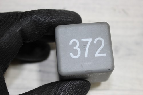 372 Relais Kraftstoffpumpe 75614616 Audi A4 8D Bj,00