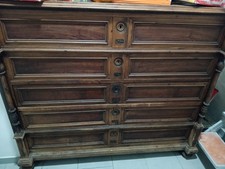 settimino antico legno marrone scuro si apre da sopra ha dei cassetti 