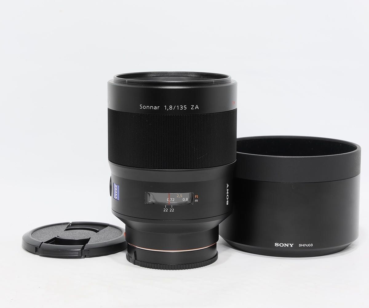 Sony Sonnar T* 135mm F1.8 ZA [SAL135F18Z] w/Hood, LensCap Language