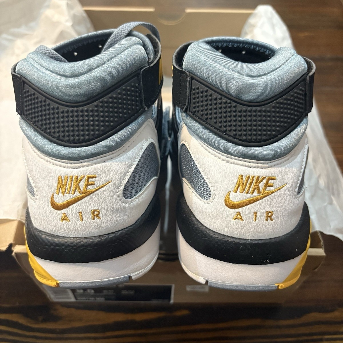 Size 9.5 - Nike Air Trainer Max 91 Bo Jackson for sale