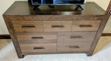 Solid Wood Chest of Drawers (Dimensions: 135cm wide x 51cm depth x 86cm high)