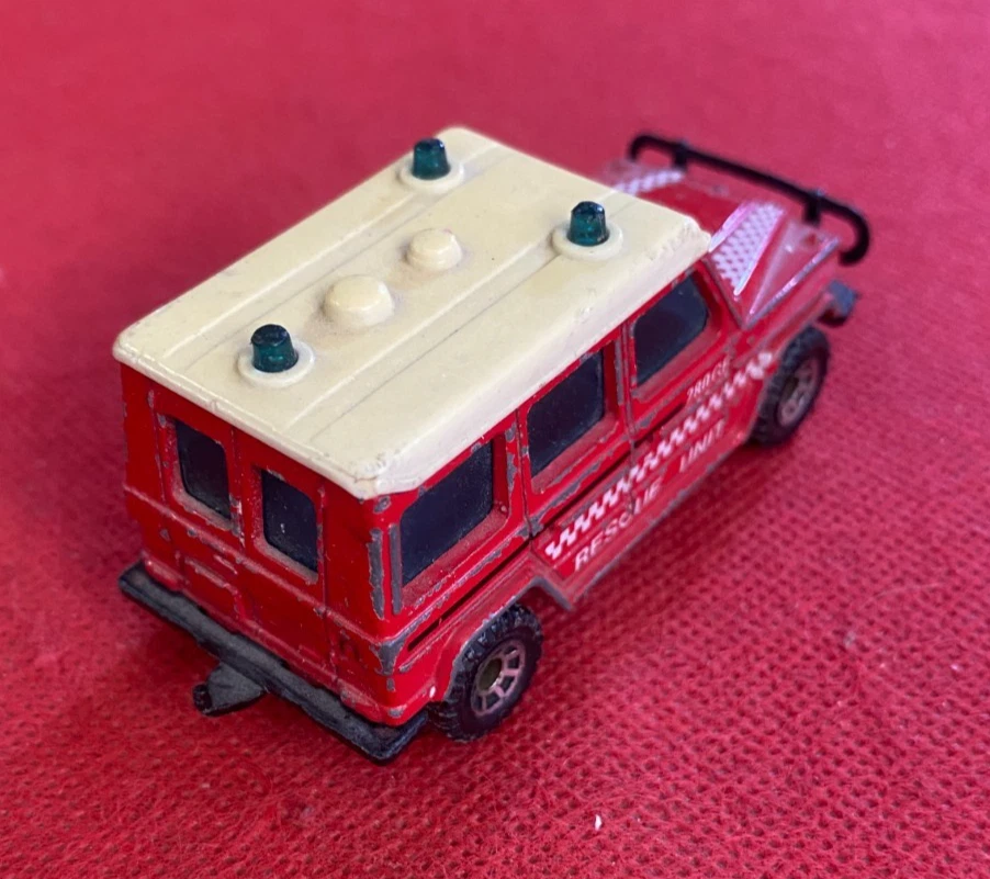 MATCHBOX LESNEY Modellino Jeep MERCEDES BENZ 280 GE RESCUE UNIT (1984) 1:64 - Immagine 2 di 3