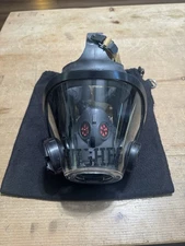 Scott AV-3000 HT Fire Fighter SCBA Mask w/ Amp Bracket SIZE: Medium 5-pt net DJ