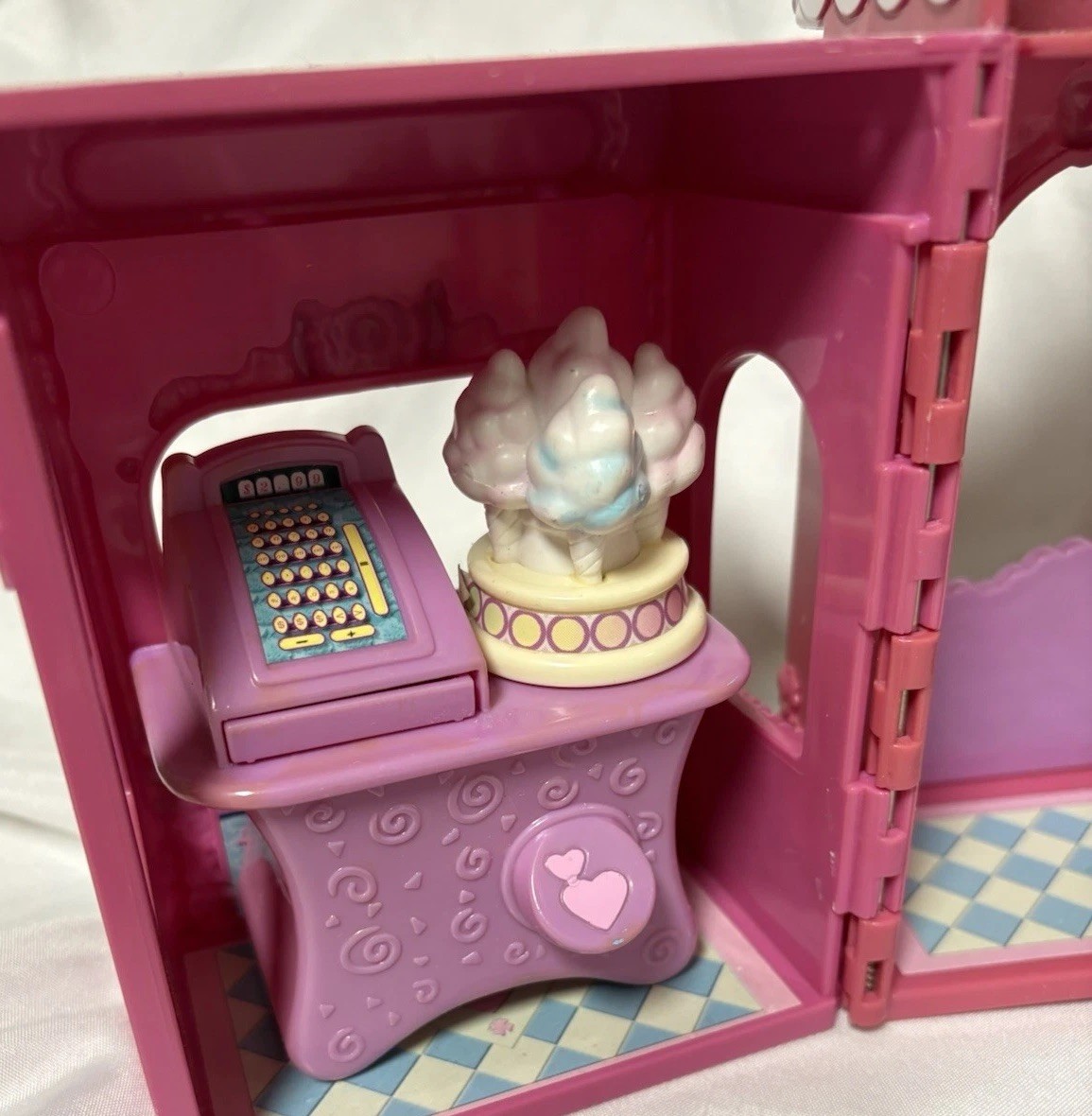 как выглядит My Little Pony Playset Cotton Candy Cafe With Table Take Out Oven Register Cake фото