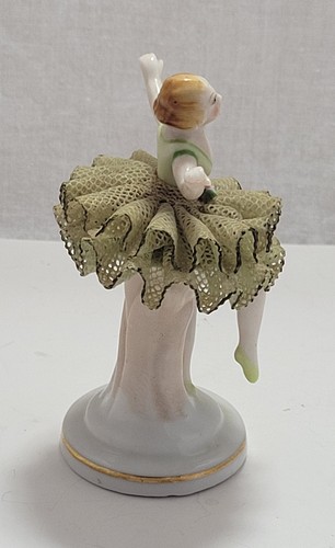 Vintage Ballerina Figurine Handpainted with lace Occupied Japan 3.5” - Picture 5 of 8
