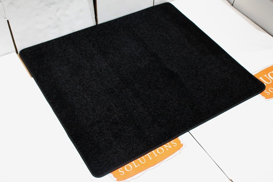 Luxury rear drop-in carpet mat for Land Rover Defender 110 TDCI Utility model