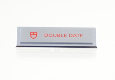 Tudor Plakette Aufsteller Signet für Vitrine DOUBLE DATE Edelstahl